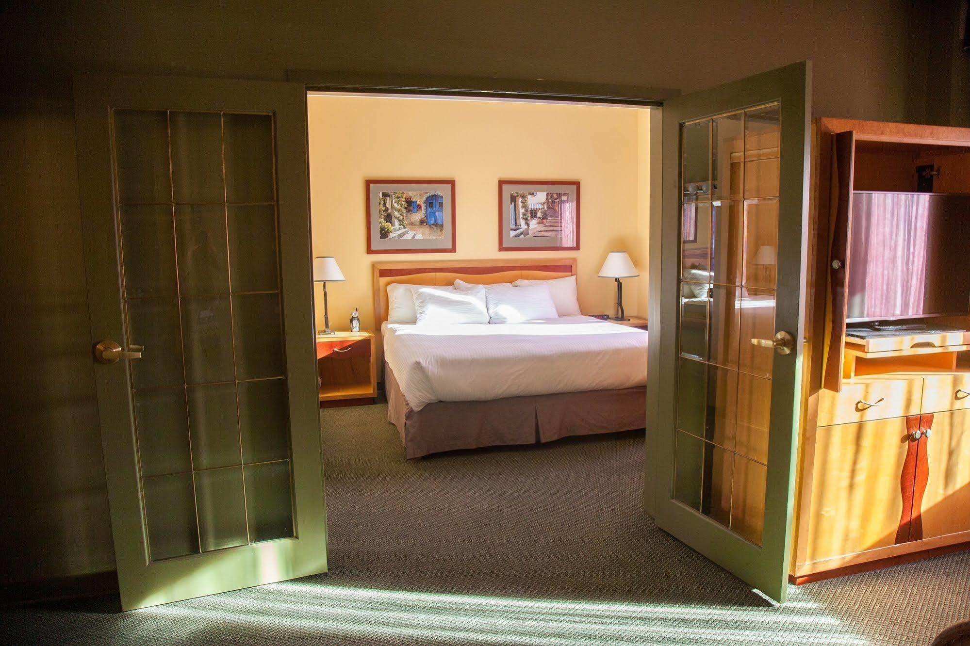 Medicine Hat Lodge, Trademark Collection By Wyndham Exteriér fotografie